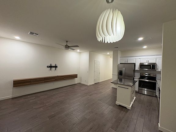 4th image of 2264 W Laurie Ln