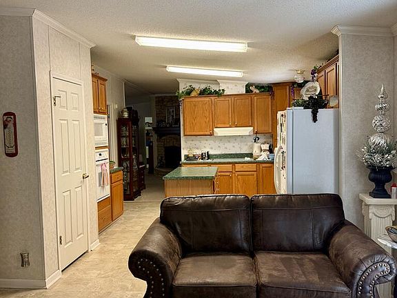 3rd image of 307 Jim Short Rd