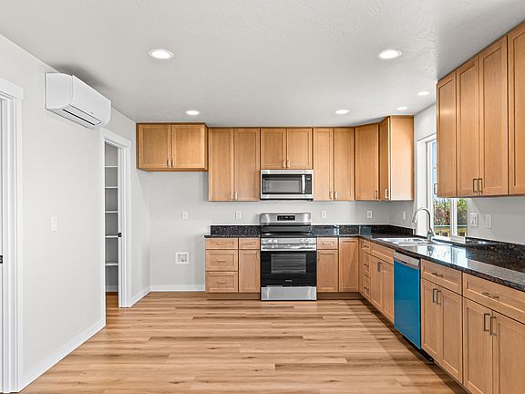 5th image of 403 N Deanjou Ave