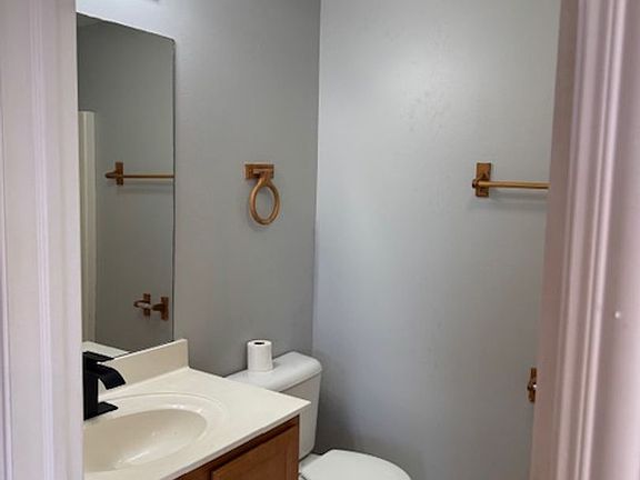 4th image of 15524 Cicero Ave Ste 1E