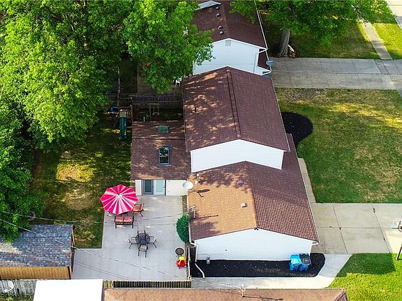 3rd image of 5514 Duxbury Pl