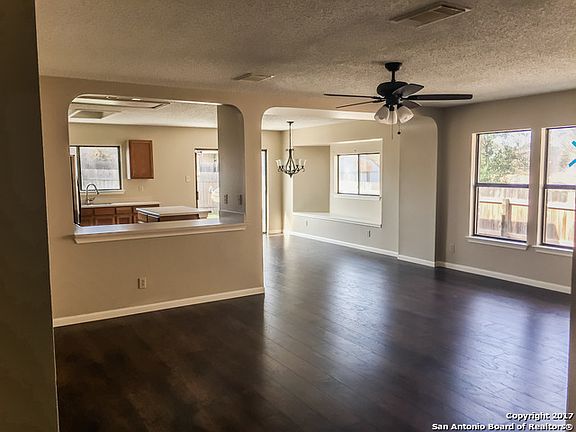2nd image of 8007 Cantura Mls