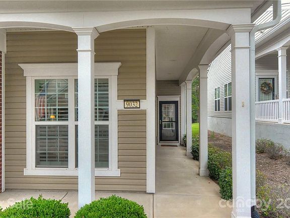 3rd image of 9032 Smokey Hill Ln