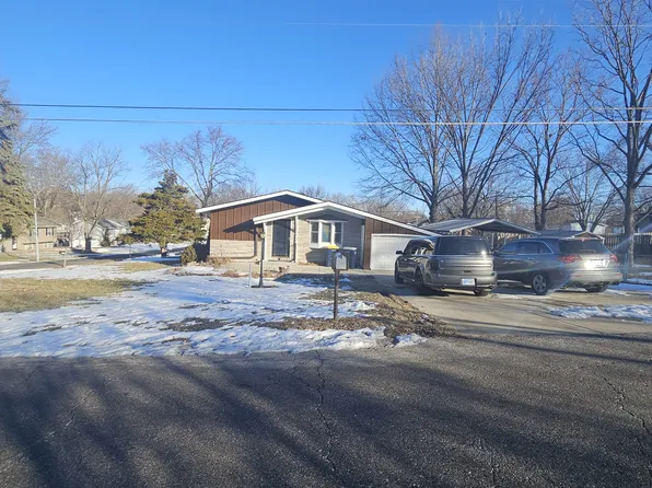 10631 N Walnut St, Kansas City, MO 64155