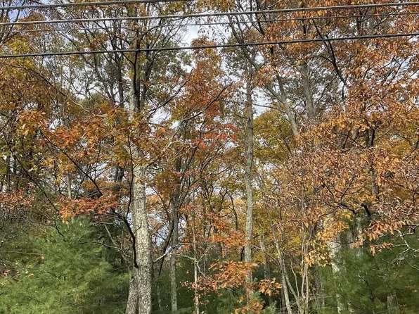 139 Pitch Pine Rd, Dingmans Ferry, PA 18328