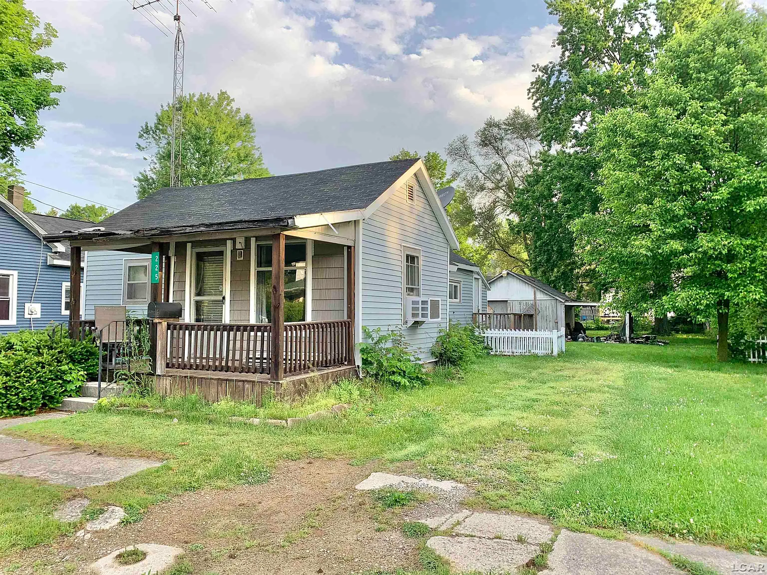 225 E Stephenson St photo 1