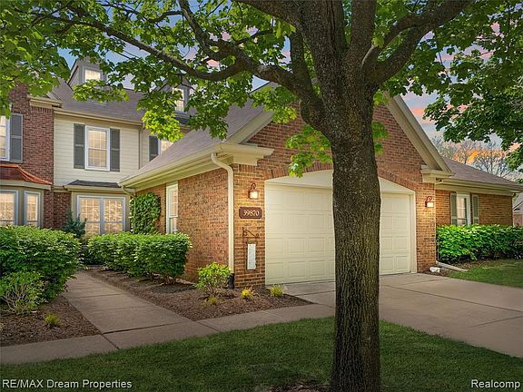 3rd image of 39870 Glenview Ct #43