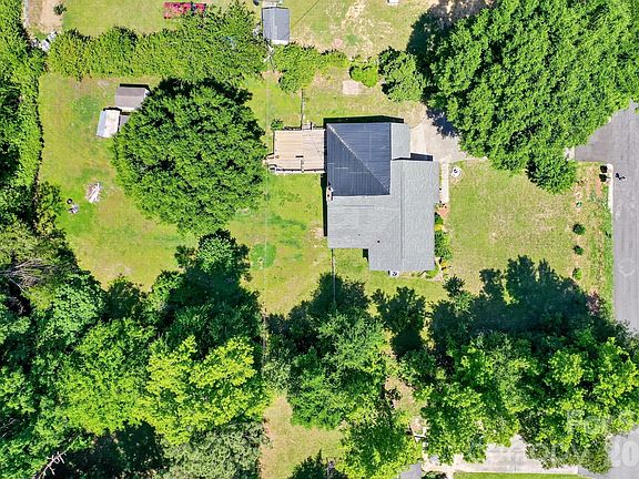 3rd image of 2644 Quiet Acres Rd