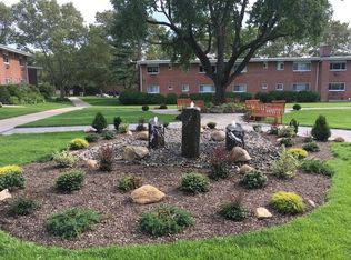 16 Wildwood Gdns APT H1, Port Washington, NY 11050