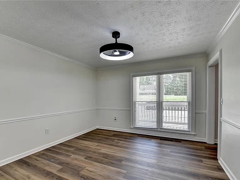 1530 Plunketts Rd — Photo 22