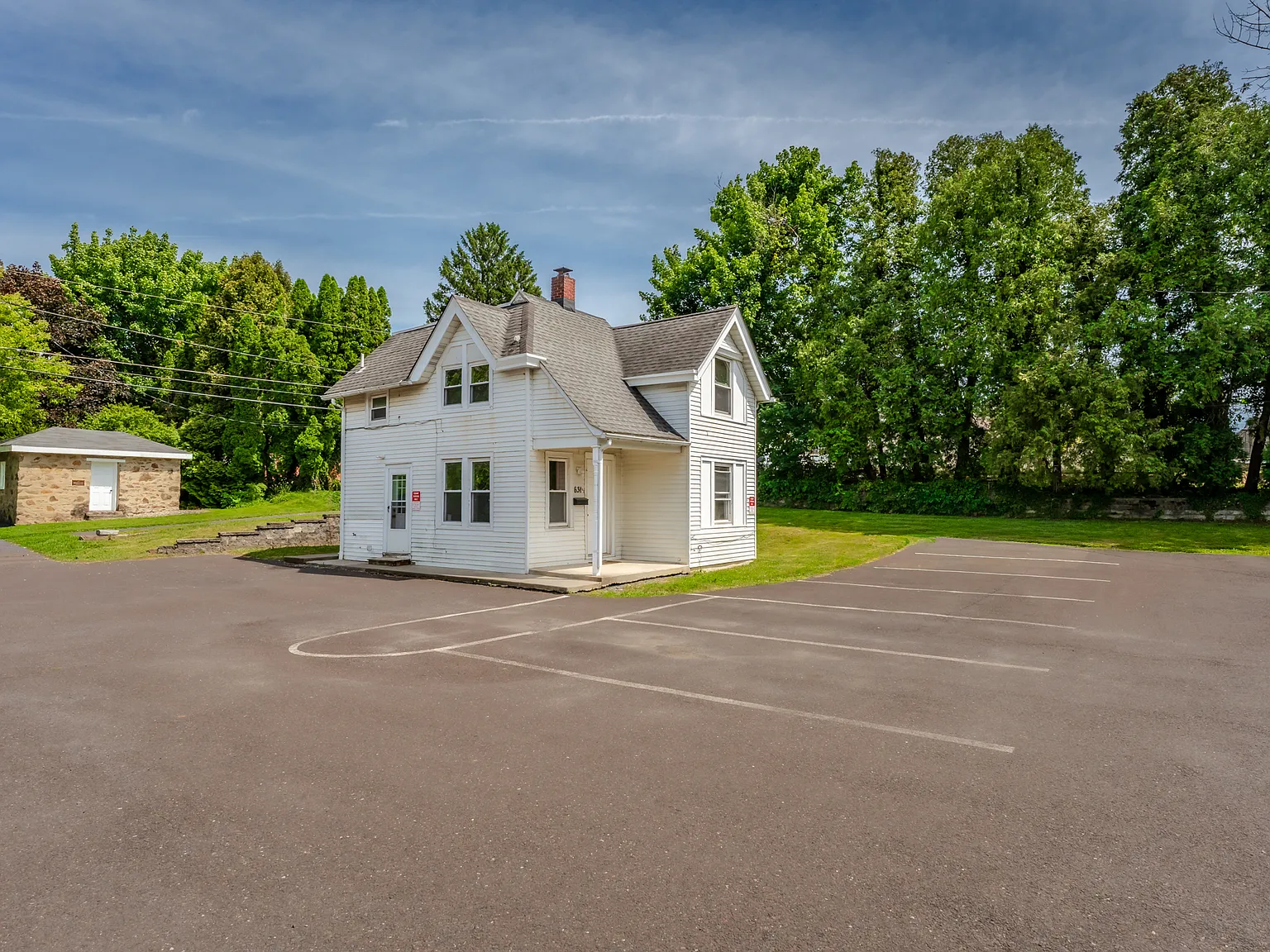 3 bed, 1.5 bath, 1000 sqft, $1,950 — Photo 4