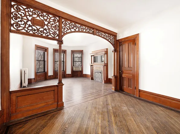 560 Dean Street image 1 of 15