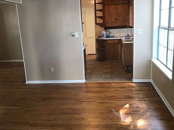 3rd image of 340 Fagg Dr