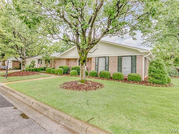 2nd image of 1739 Hollow Ln