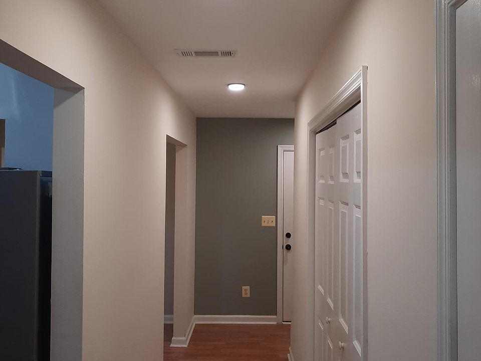 1st image of 1706 Market St E