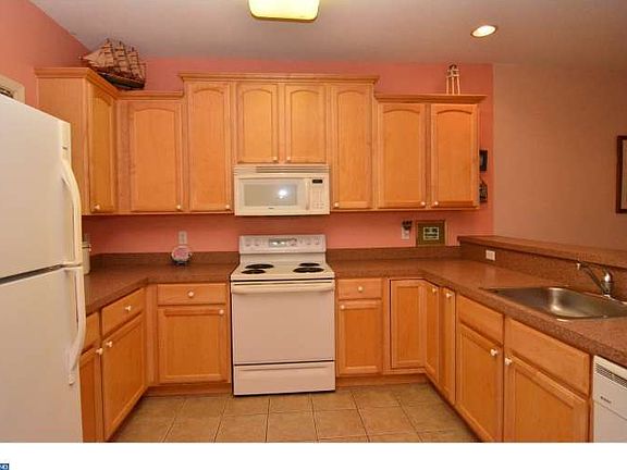 4th image of 33106 N Village Loop Unit 1202