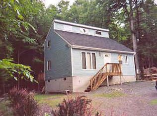 31 Wallenpaupack Dr, Lake Ariel, PA 18436