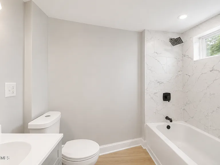 93 Hollywood Ave — Photo 6