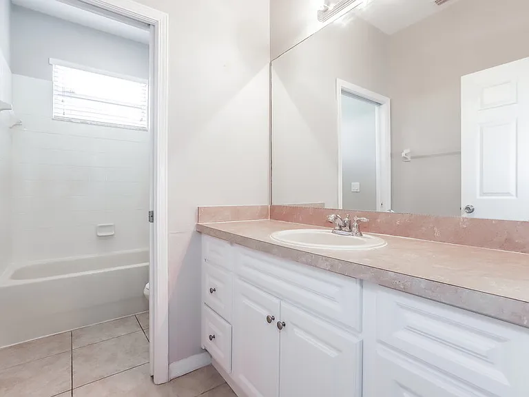 2459 Hamlet Cir — Photo 14