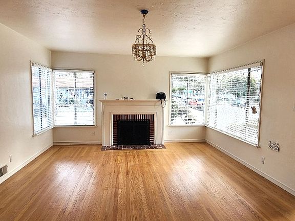 5th image of 206 Peralta Ave