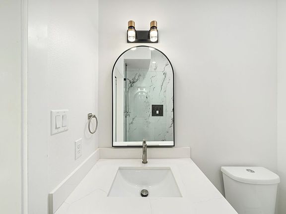 5th image of 3012 Delano St