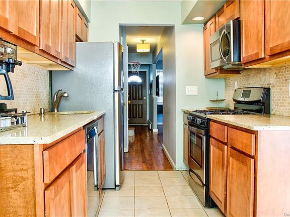 4th image of 2347 Lodovick Ave