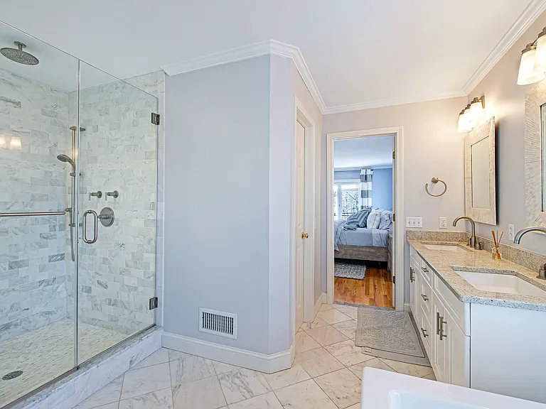 105 Northside Dr — Photo 11