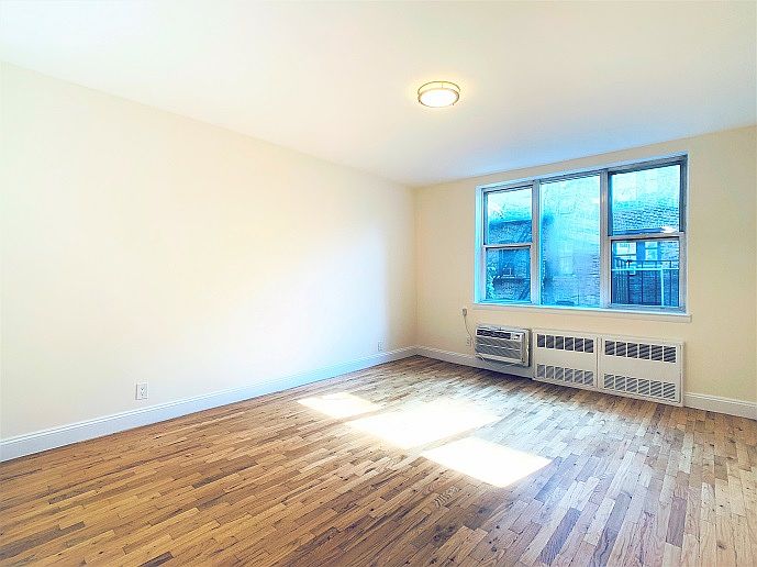 1st image of 204 W 14th St #3K