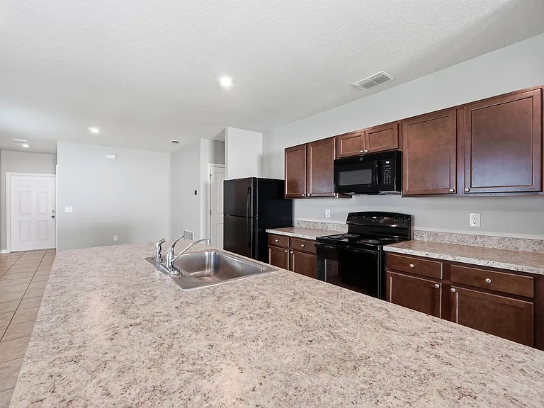 1530 Finnigan Cir — Photo 9