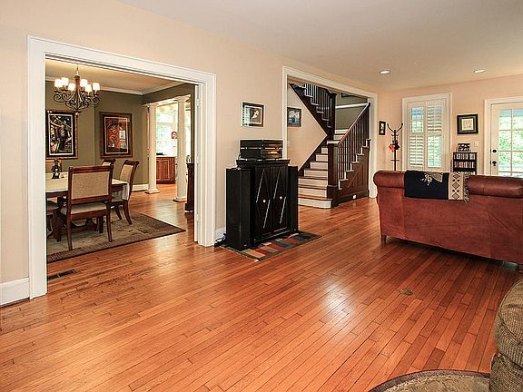 4th image of 3829 Dellwood Dr