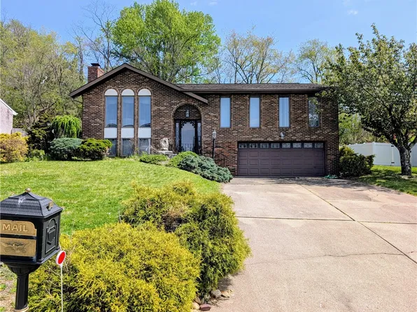 74 Windcrest Dr, Cecil, PA 15321