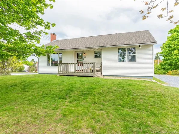 32 Knox Ct, Saint John, NB E2J 3H3