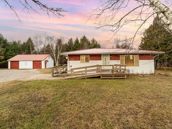 726 W Huron Rd, Omer, MI 48749