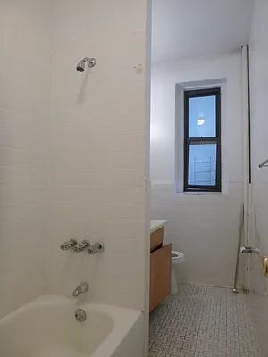 Rented by Bohemia Realty Group | media 6