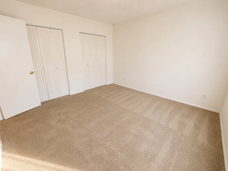380 S Mentor Ave #14 — Photo 9