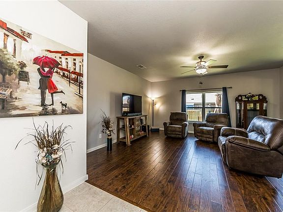 4th image of 158 Cottonwood Dr