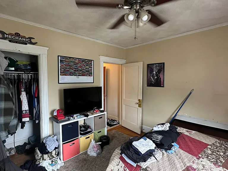 266 Market St — Photo 11
