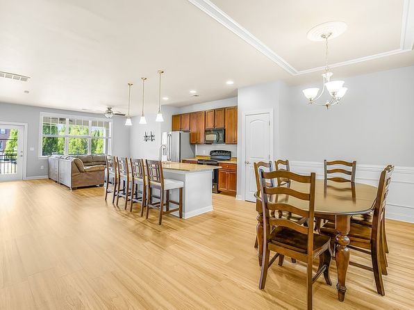 128 Steinbeck Way APT B