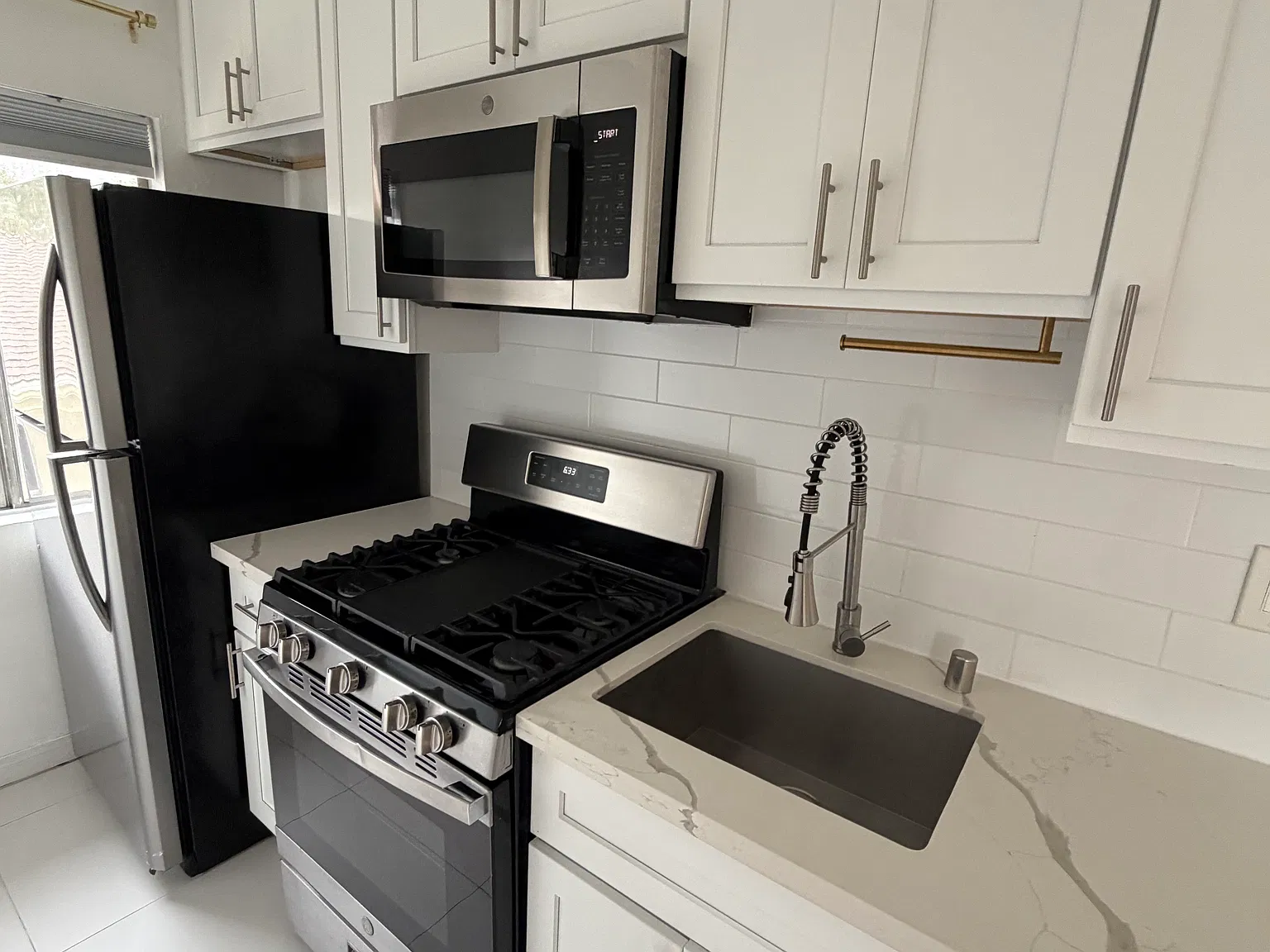 Genesee Luxe Apartments — Photo 2