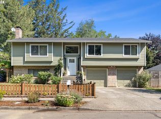 1117 SE 26th St, Troutdale, OR 97060