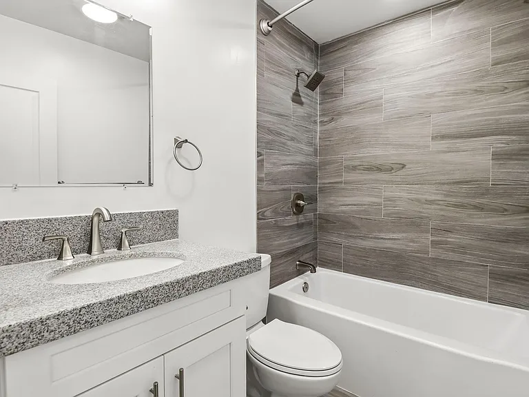 Garrison Townhome Apartments — Photo 43