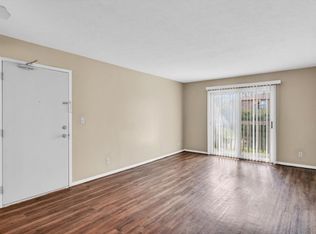 8 Ross Dr #106, Bloomington, IL