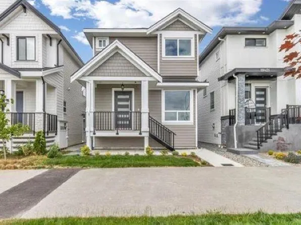 19415 70th Ave, Surrey, BC V4N 1N2