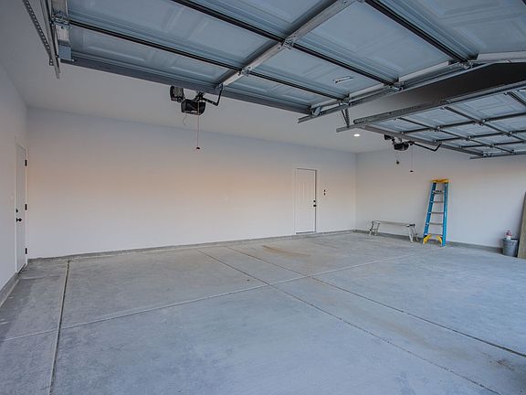 4th image of 2760 Tecumseh Ave