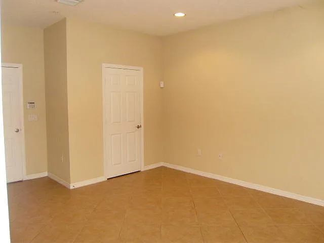 335 E Thatch Palm Cir #105 — Photo 5
