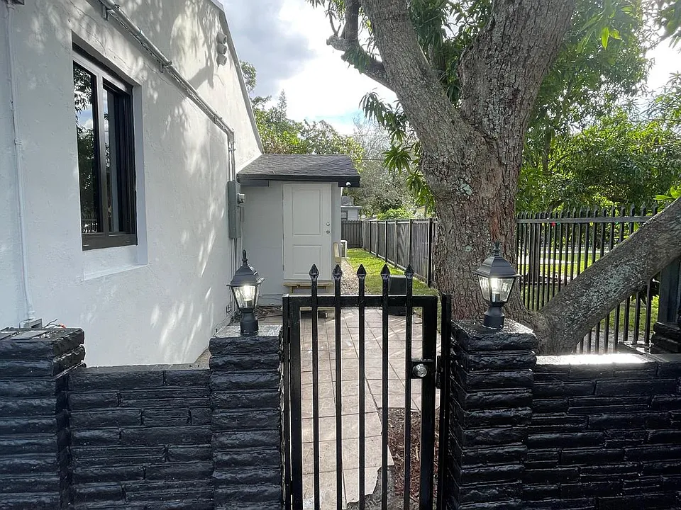1254 NW 53rd St