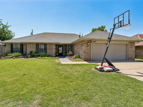 2905 Woodcreek Rd, Midwest City, OK 73110