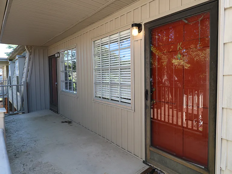 3822K W Country Club Rd — Photo 2