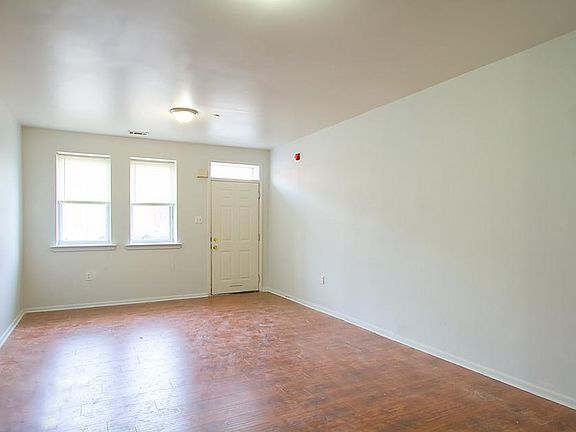 4th image of 240 W Girard Ave Unit 1