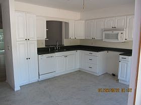 3rd image of 18423 Oxford Ave